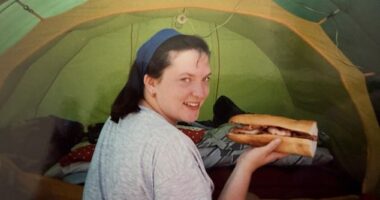 Lisa Maidment began to struggle with her weight during childhood. I still remember the shame I felt when I heard the other kids call me ‘thunder thighs’, she writes