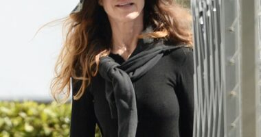 She is a nepo baby to two very iconic, talented old Hollywood movie stars with lengthy resumes