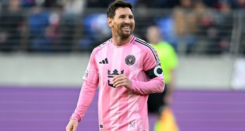 Celebrity Net Worth logo