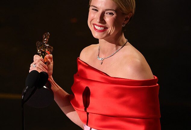 Jessie Buckley shared the name of her daughter for the first time while accepting the award for Best Actress at the Oscars on Sunday evening in Los Angele