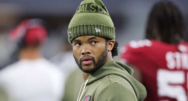 Celebrity Net Worth logo