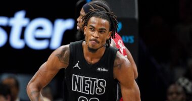 Lakers Tabbed To Replace Deandre Ayton With $97M Defensive Anchor