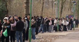 Meningitis B latest: ‘Worst case scenario’ could be another super-spreader event, warn health officials