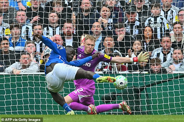 Newcastle 1-2 Sunderland: Brian Brobbey runs the hosts ragged to write his name in Tyne-Wear derby folklore - as Newcastle's composure evaporates to compound Eddie Howe's nightmare week