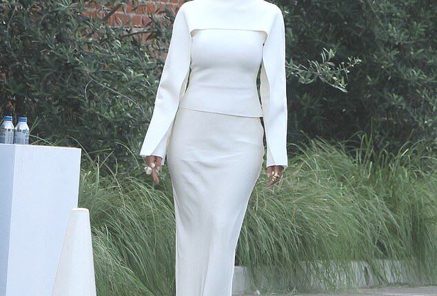 Nicole Scherzinger put on an elegant display as she left Apple Music in Culver City, Los Angeles on Friday