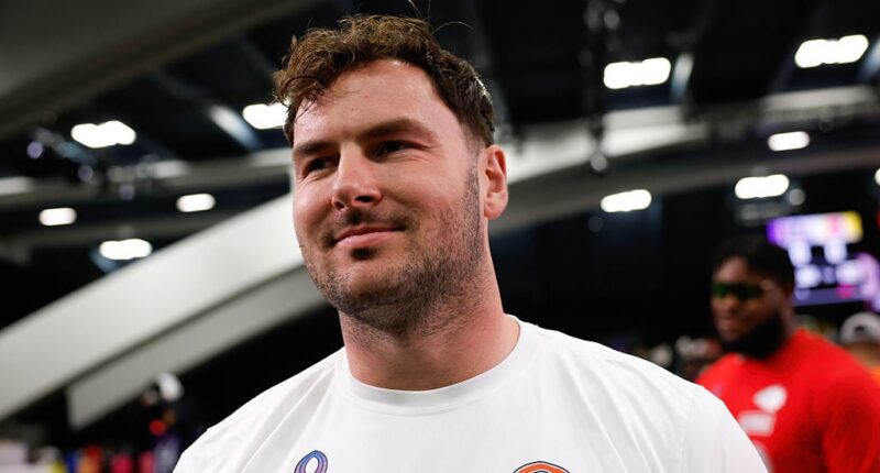 Celebrity Net Worth logo