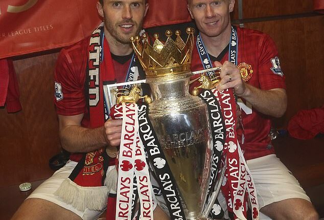 Paul Scholes branded Manchester United 'c**p' after their 2-1 loss away at Newcastle (pictured with Michael Carrick in 2013)
