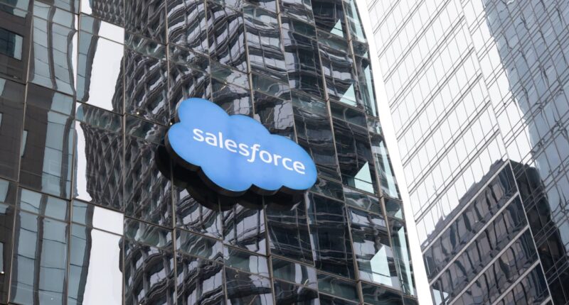 Salesforce makes a big splash in the debt market so it can quickly buy back 14% of its stock