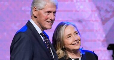 That Awkward Moment When Bill and Hillary Had Trouble Crossing the Street – RedState