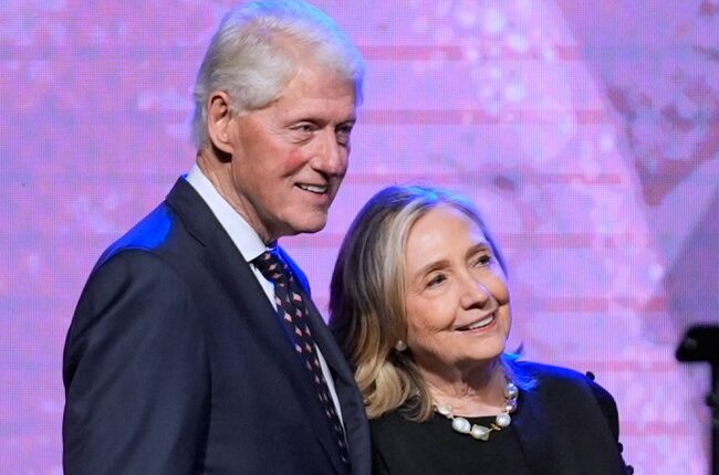 That Awkward Moment When Bill and Hillary Had Trouble Crossing the Street – RedState