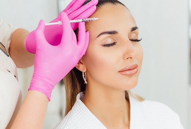 Botox injections, usually administered two to four weeks before the awards, can range between $800 and $2,000 (stock image)