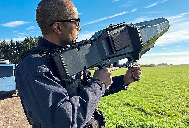 Snipers and SWAT teams will join more than 1,000 uniformed police officers to form a 'ring of steel' around the Dolby Theatre