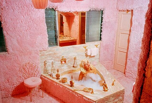 No prizes for guessing Jayne Mansfield’s preference