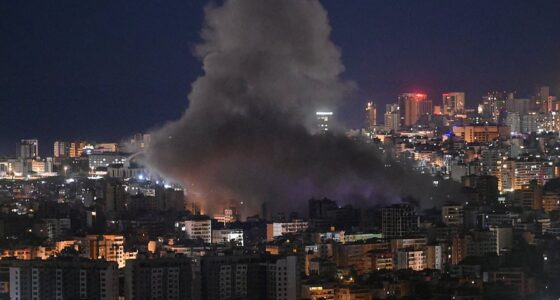 Thousands of US citizens escape Middle East on charter plane - LIVE UPDATES