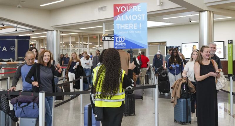 Trump may find a way to pay TSA officers, in a move that could end long waits at airport security