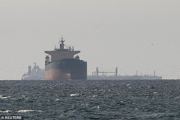 No wider than the English Channel , this deep-water bottleneck between the United Arab Emirates and Iran was plied by 140 ships every day before February 28