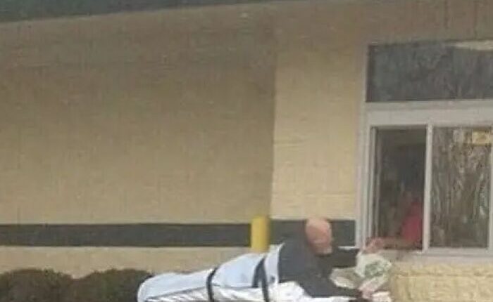 49 Cursed Images That Confuse, Creep, And Amuse In Equal Measure