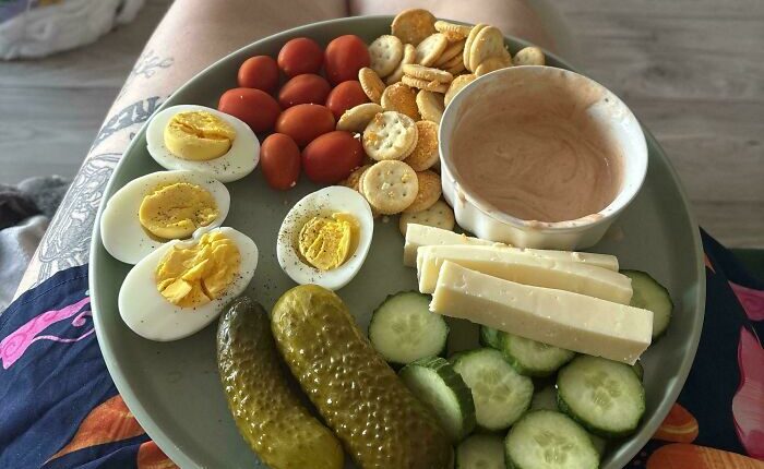 59 Girl Dinner Pics That Come With A Side Of Stories We Were Not Prepared For