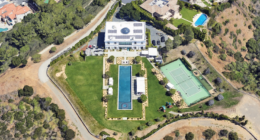 Celebrity Net Worth logo