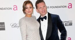 Celebrity Net Worth logo