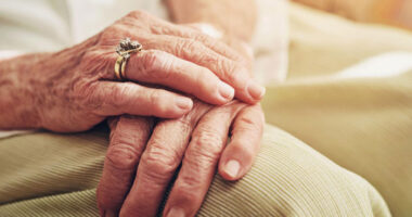 Bro Demands Sis Give Up Beloved Heirloom Ring For His Proposal, Calls Her Selfish As She Refuses