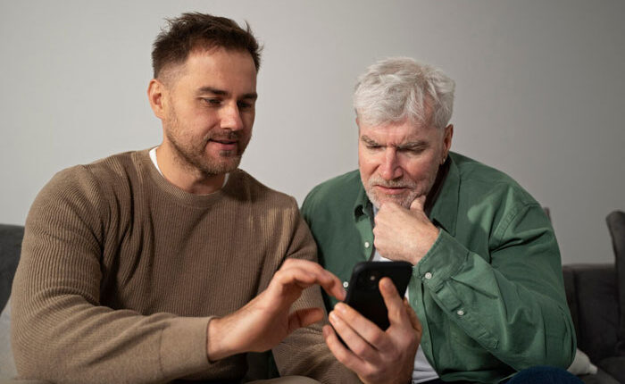 Cheater Dad Entrusts 20YO With His Broken Phone, Family Drama Erupts As It Reveals His Infidelity