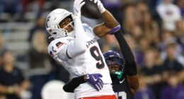 Cincinnati wide receiver Jeff Caldwell during a college football game.