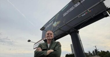 Cody Simpson has swapped the pool for the gym ¿ and the results are impossible to miss. The Aussie swimming champ is currently soaking up the spotlight in Los Angeles