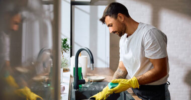 &ldquo;I&rsquo;m Not Your Maid Or Your Mom&rdquo;: Couple Moves In Together, Starts Clashing Over Chores