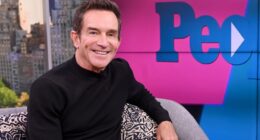 Celebrity Net Worth logo