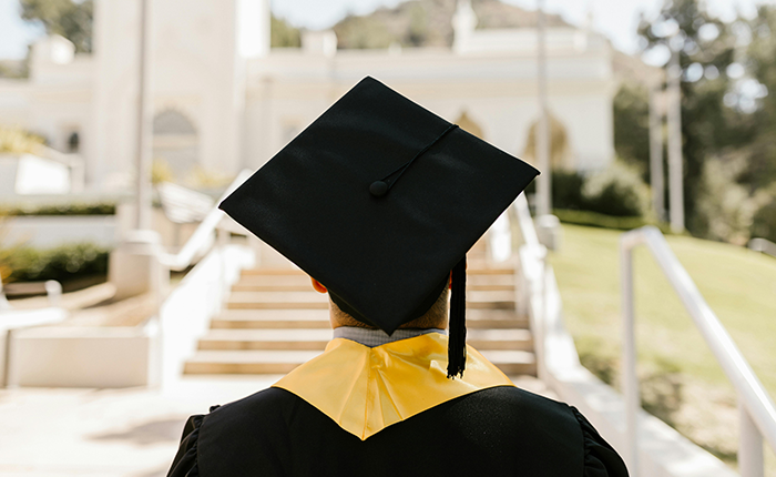 Guy Takes Revenge On Crazy Roommate And Moves Out, Meets Her 20 Years Later And Tells Her Everything