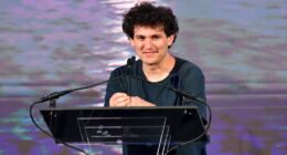 Celebrity Net Worth logo