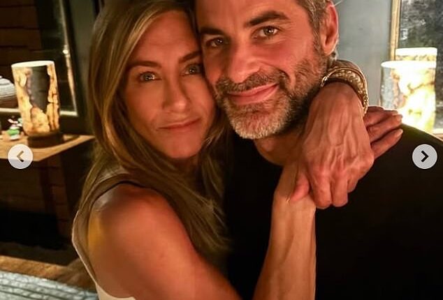 Jennifer Aniston and her boyfriend Jim Curtis continued to prove they are going the distance with a cute new selfie