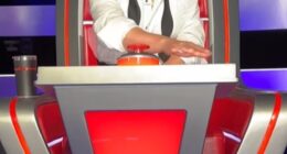 Kelly Clarkson unveiled her brand new haircut as she announced her return to The Voice