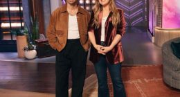 There was a vibe in the air on the Kelly Clarkson Show on Tuesday. The 43-year-old charismatic talk show host lit up when she interviewed singer Joe Jonas on her cozy set