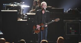 Lindsey Buckingham Targeted by Female Stalker in LA Substance Assault – RedState