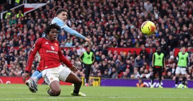 Patrick Dorgu scores against Manchester City in Michael Carrick's first game in charge
