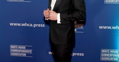 Mentalist Oz Pearlman, 41, divulged the trick that he was performing, which had guessed the 28-year-old White House Press Secretary's second child's name, just moments before shots rang out on Saturday evening