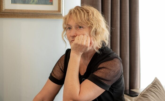 Mom Pushes Daughter To Not Ruin Her Friendship Over A &ldquo;Stupid Boy&rdquo; After BFF&rsquo;s Disgusting Betrayal