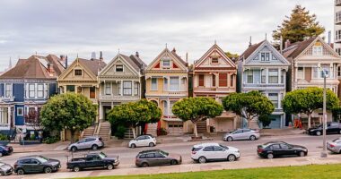 The United States' upper middle class is increasing, according to recent reports. More than 30 percent of Americans have reportedly crossed the threshold