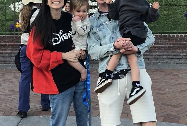 During a dream trip to Disneyland, Ryan died, leaving Leslie a widow, with their two energetic boys