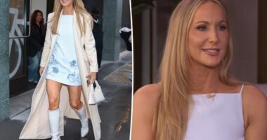 Nikki Glaser suffers wardrobe malfunction on 'Live with Kelly and Mark'