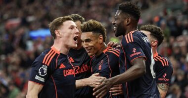 Nottingham Forest ran riot as they thrashed Sunderland 5-0 to move eight clear of the drop zone