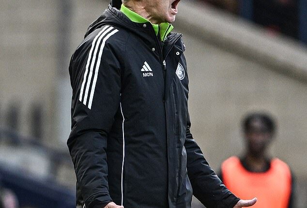 Celtic boss Martin O'Neill made changes for the Scottish Cup semi-final against St Mirren