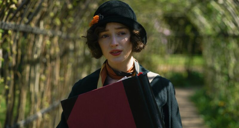 Phoebe Dynevor’s ‘Beach Read’ Starts Filming in Toronto in June