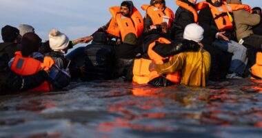 Reform vows to deport ‘hundreds of thousands’ of small boat migrants and asylum seekers