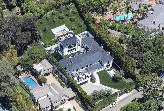 Rihanna's home shooting detailed in 911 audio