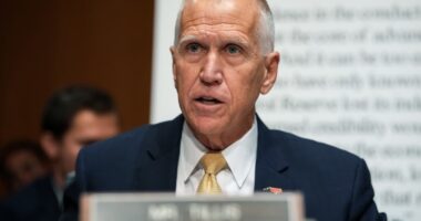 Sen. Thom Tillis drops opposition, says he’ll back Kevin Warsh’s Fed confirmation