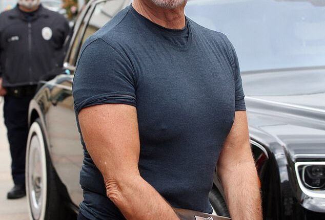 Simon Cowell cut a smart casual figure on Friday as he arrived at the America's Got Talent studio