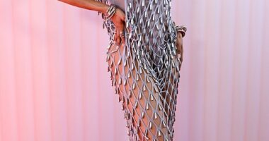 Teyana Taylor modeled futuristic sunglasses as she arrived at Revolve Festival on Saturday